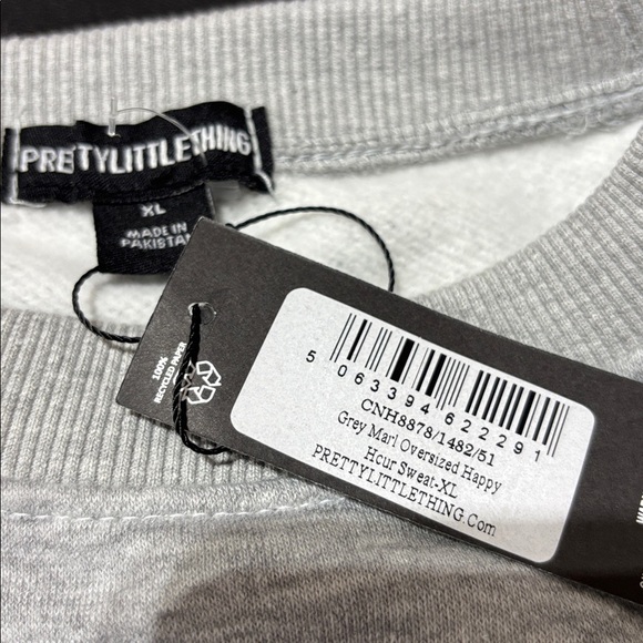 PrettyLittleThing Oversized, happy hour logo front/back gray marl sweatshirt - Picture 11 of 12